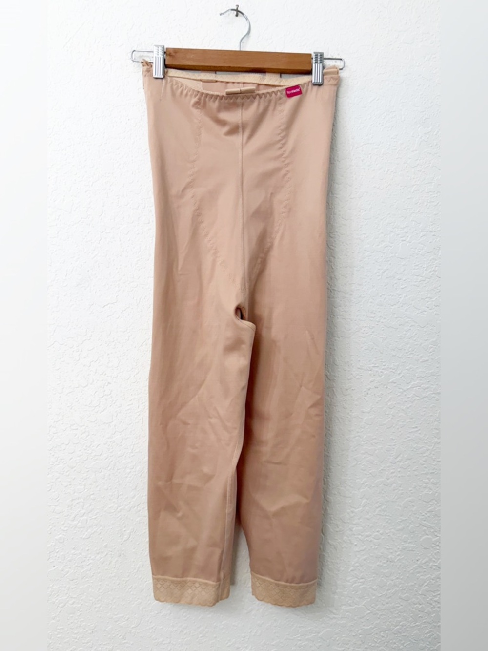 Lipoelastic Women's Nude Shapewear Compression Capri Pants